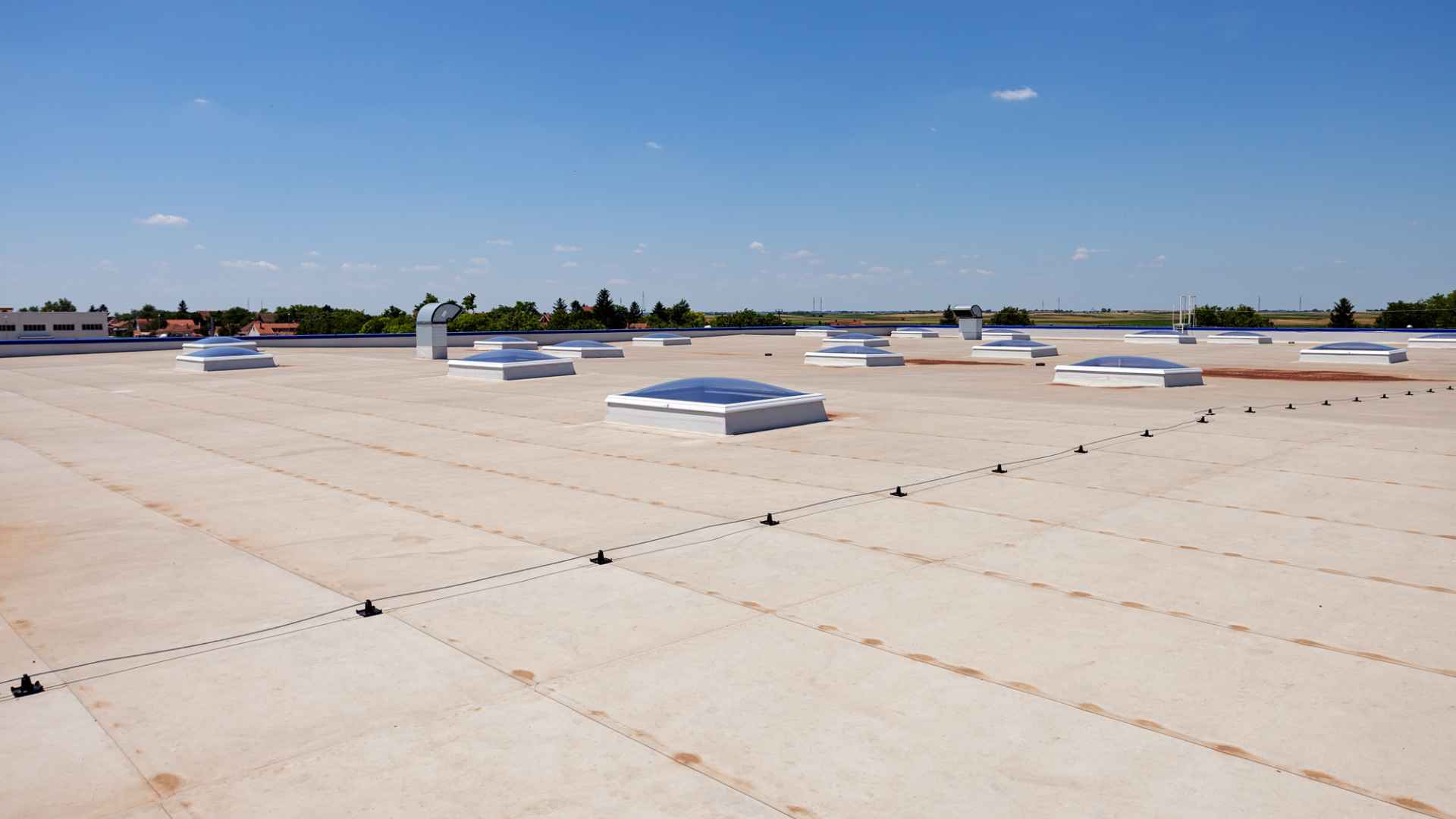 Commercial flat roof installation